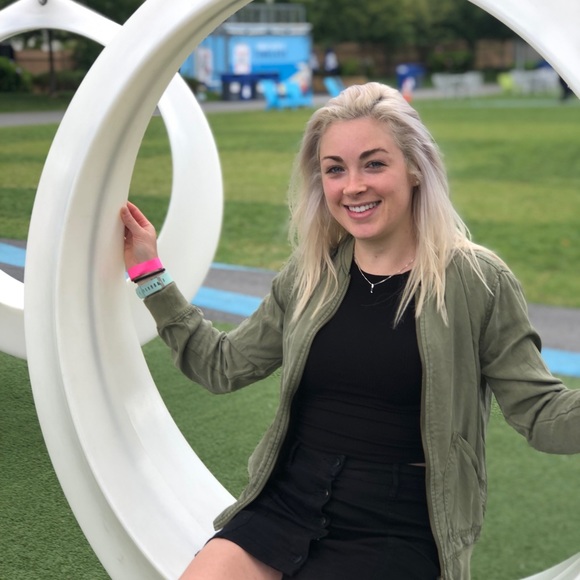 Meet your Posher, Elizabeth - Picture 1 of 1